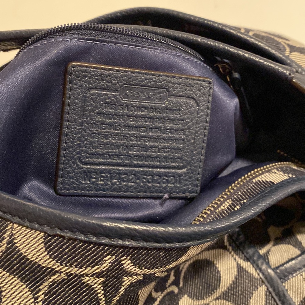 Coach Navy Denim Signature Hobo Handbag PRICE FIRM - Picture 9 of 10